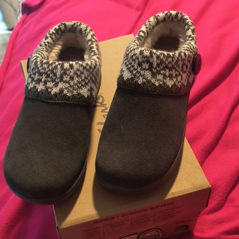 Clarks Black Suede Knit Collar Clogs